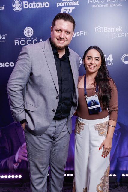 Nutricionista Maria Clara ao lado de Rafael Almeida